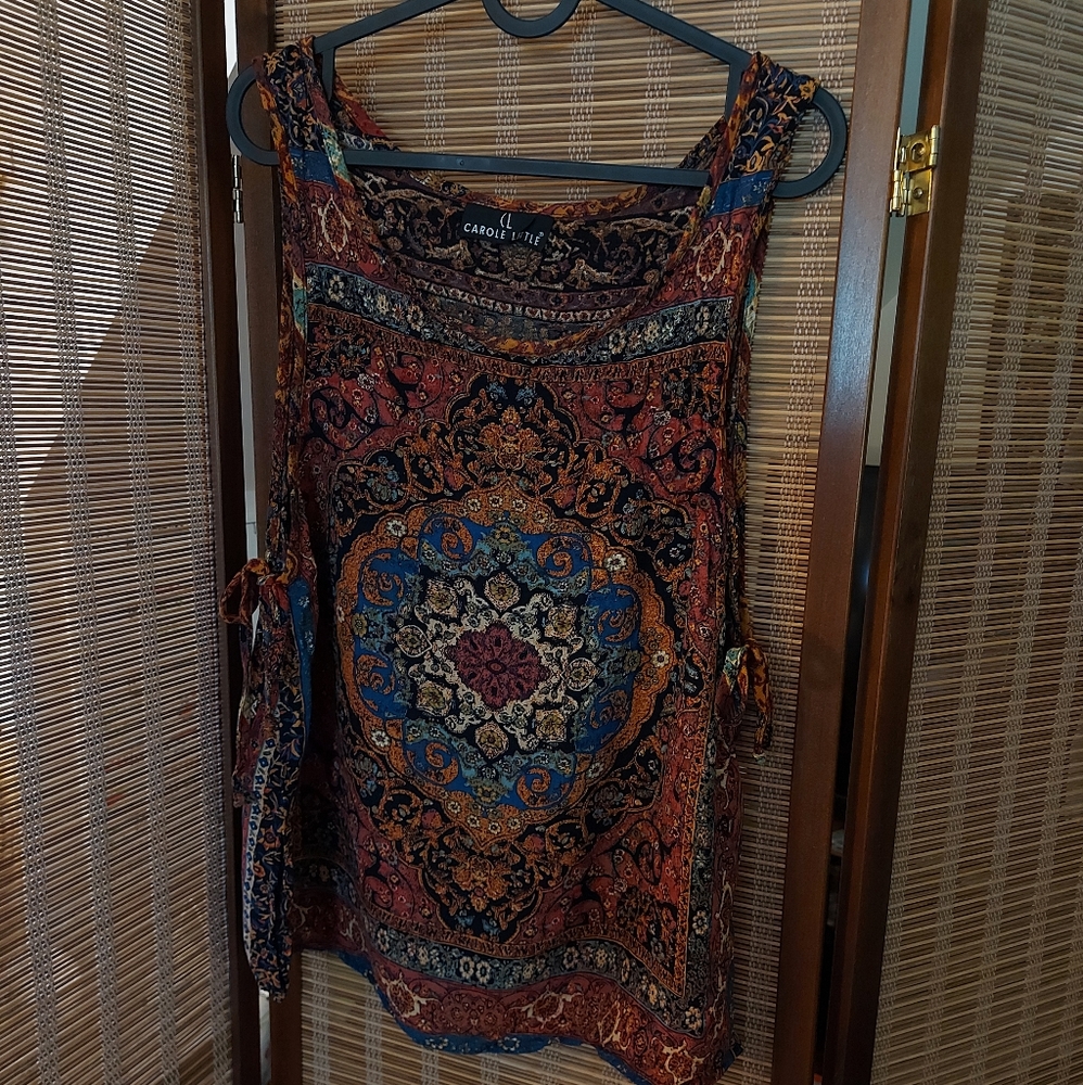 Unique Top - Picture 2 of 5